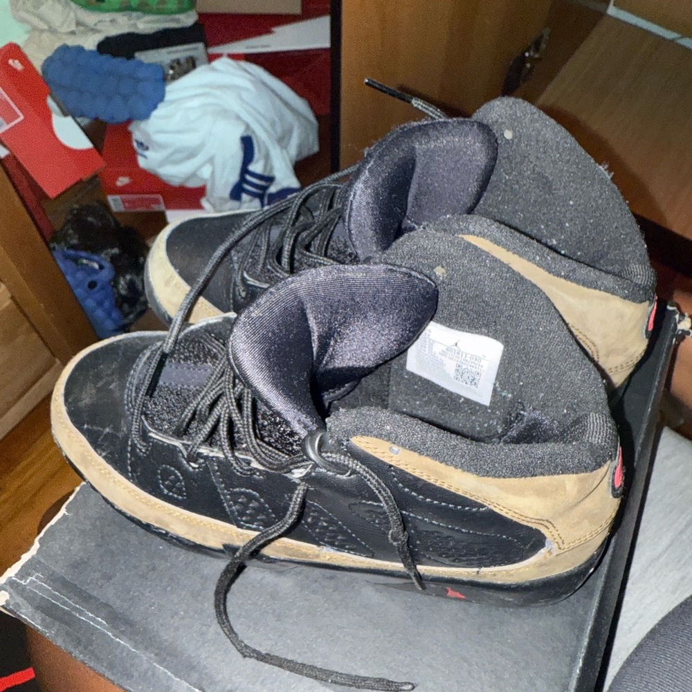 Nike Kids Shoes Black and Tan